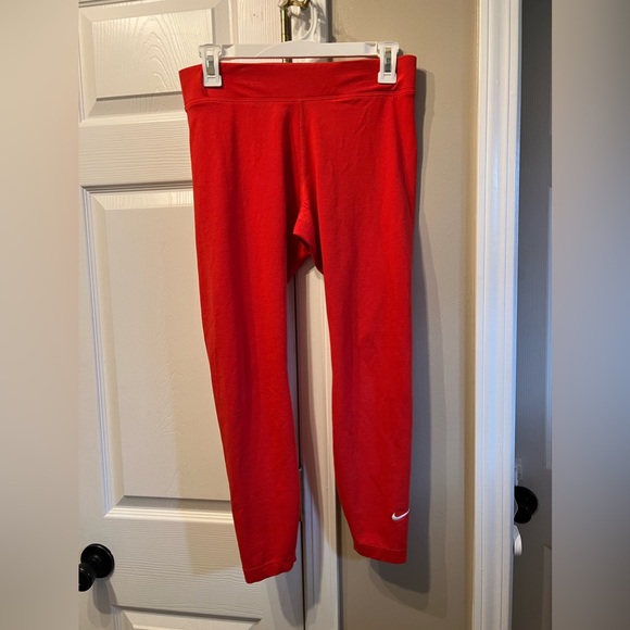 Nike Pants - Women’s Nike leggings size M
